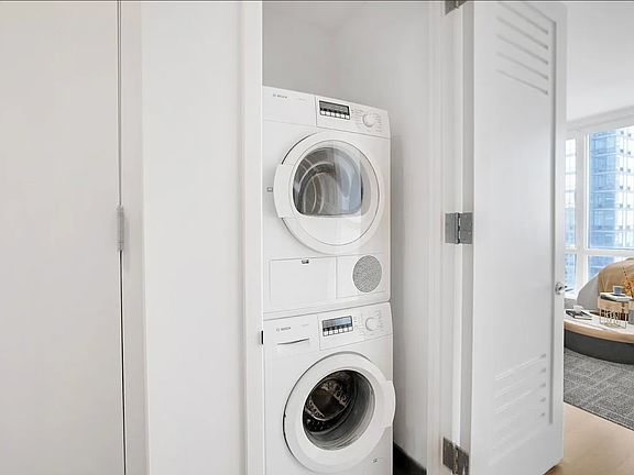 4th image of 605 W 42nd St APT 43Q