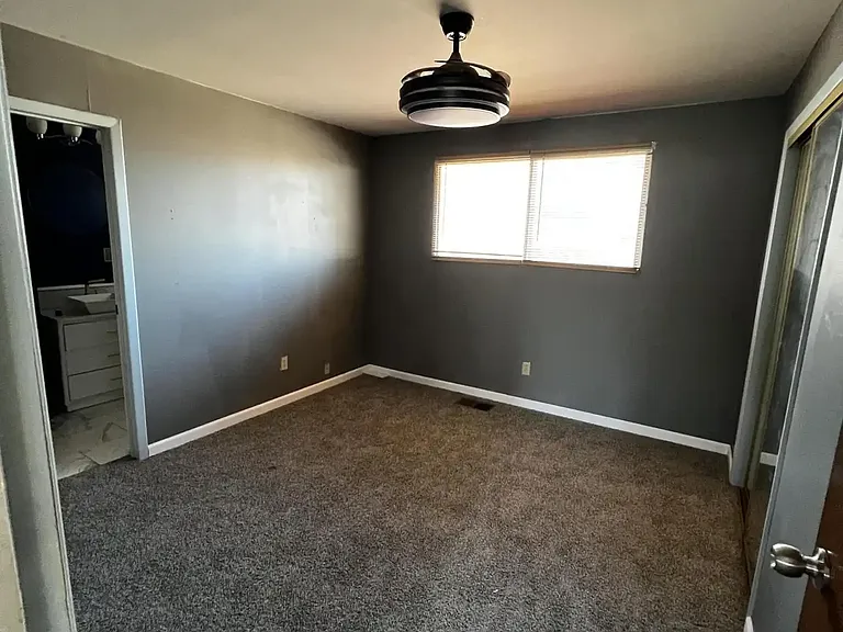 645 Churchill St — Photo 13