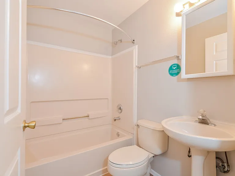 4042 Banbury Cir — Photo 15