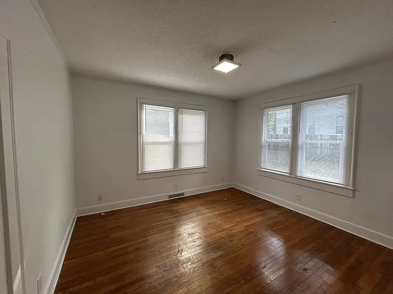 445 E Eufaula St — Photo 3