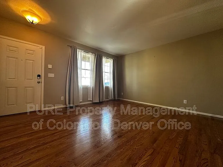 5368 Owens St — Photo 2