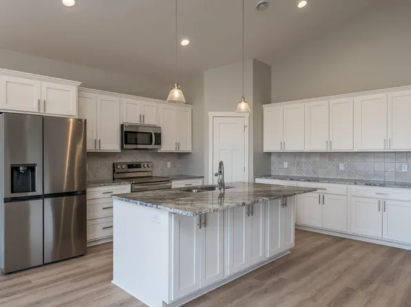14 Sunset Ct, North Mankato, MN 56003