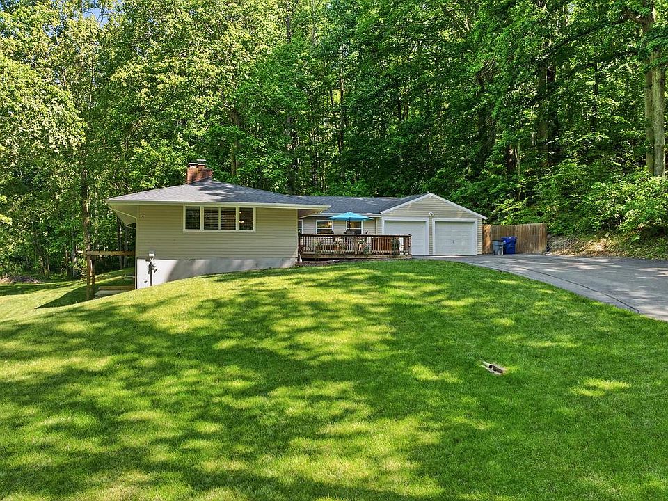 1st image of 4390 Woodview Ln