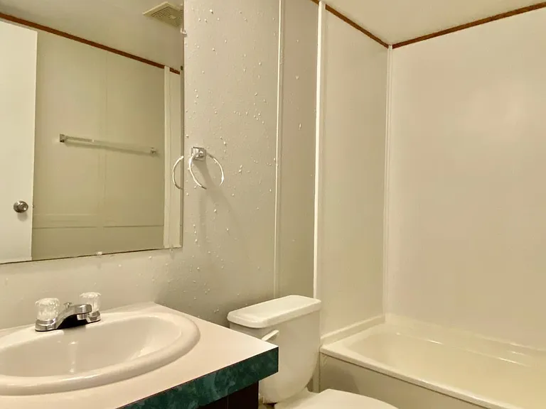 2 nd bathroom