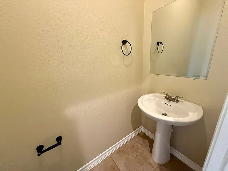 5742 Golf Hts — Photo 7