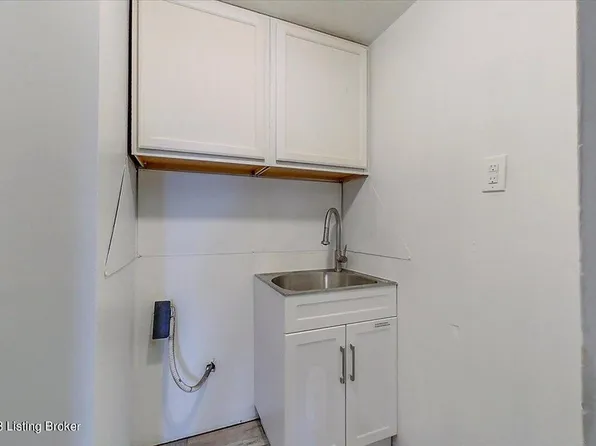 3320 Bardstown Rd APT V17, Louisville, KY 40218