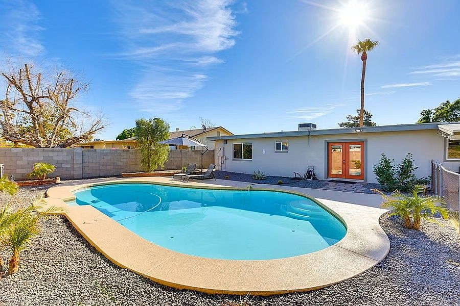 2nd image of 4624 W Saguaro Dr