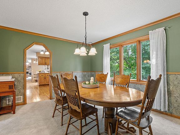 4th image of 6427 Deerwood Ln