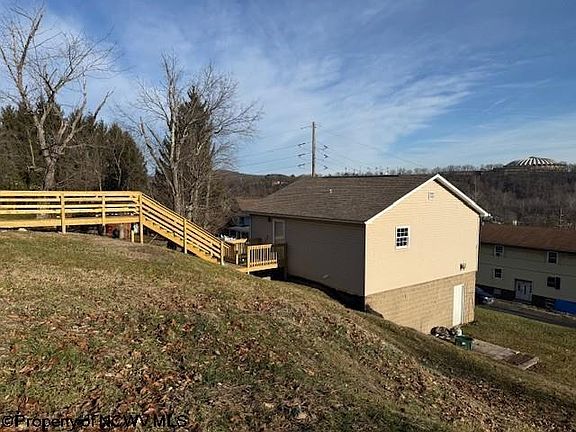2nd image of 112 Knouse Ln