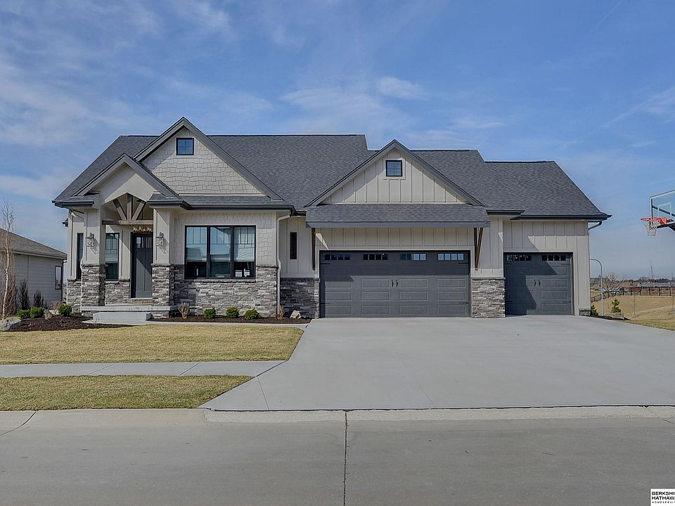 1st image of 3314 N 177th Ave