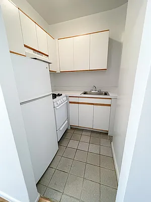 Rented by Urban Real Estate Inc | media 19