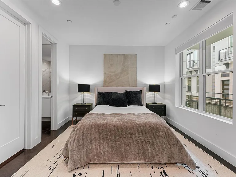 5854 E Post Oak Ln — Photo 9