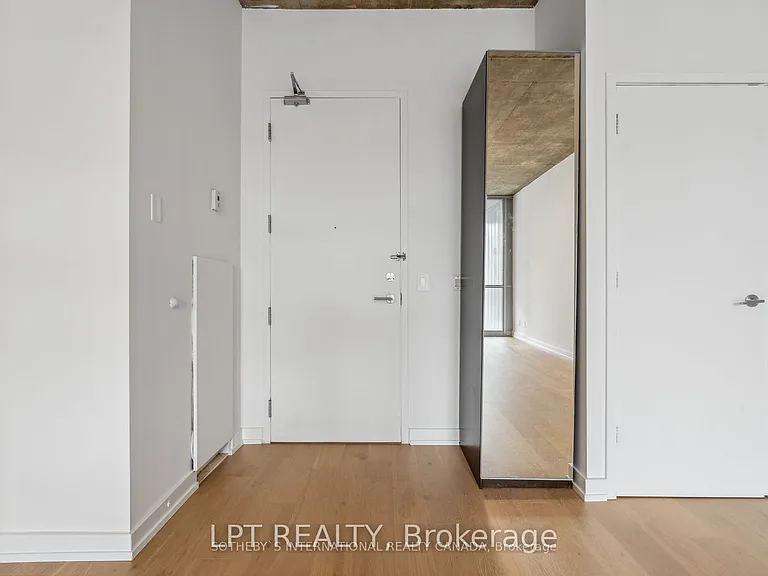 60 Bathurst St #507 — Photo 8