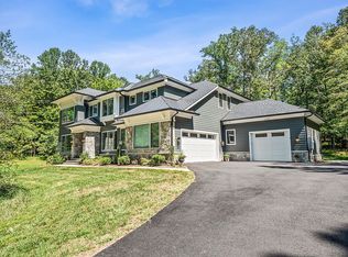 5399 Dranes Tavern Dr, Fairfax, VA 22030