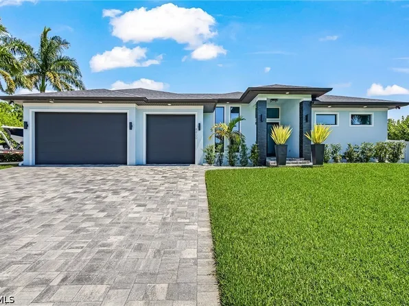 8800 Woodgate Manor Ct, Fort Myers, FL 33908
