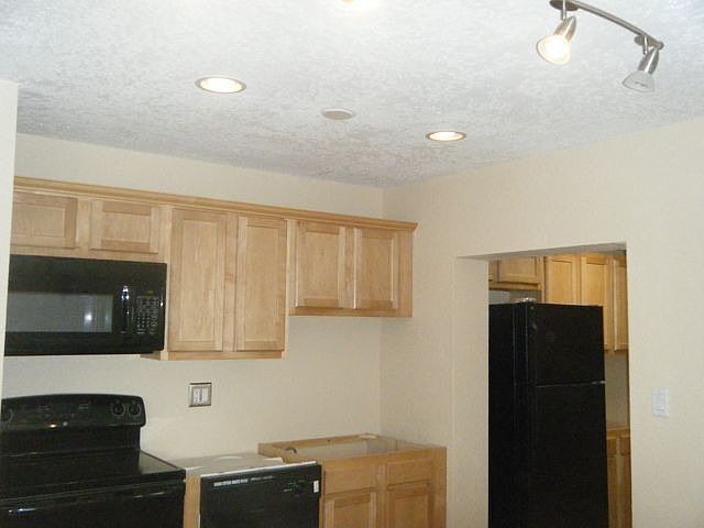 NEW Maple Kitchen 11/09