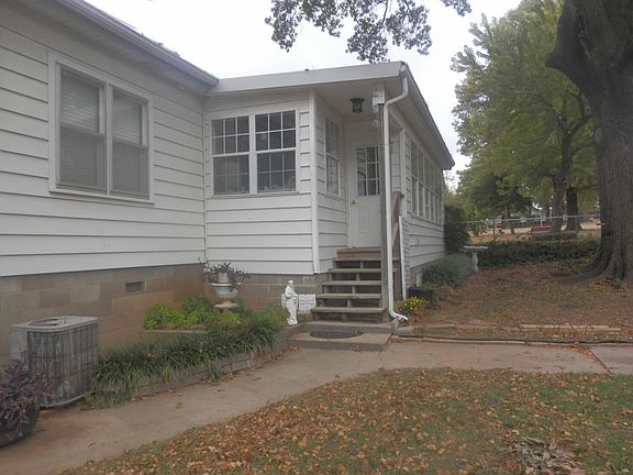 5th image of 15 Harber Ct