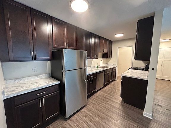 2nd image of 1910 Colfax Ave S APT 3