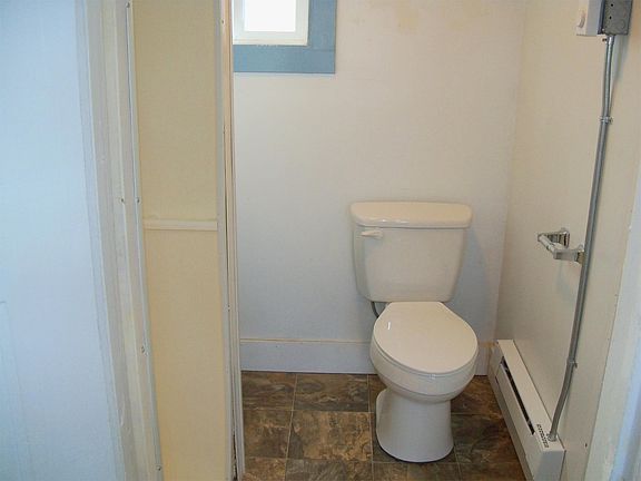 3rd image of 220 1/2 N 19th St