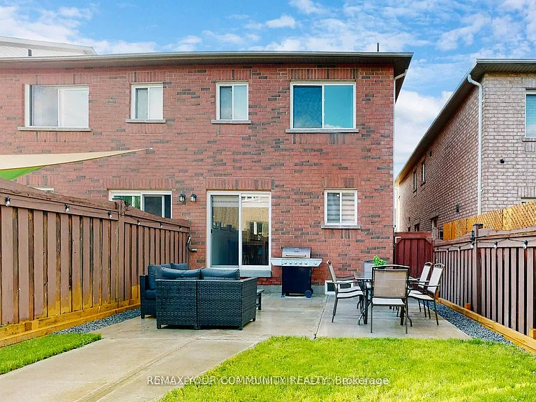 52 Four Seasons Cres — Photo 43