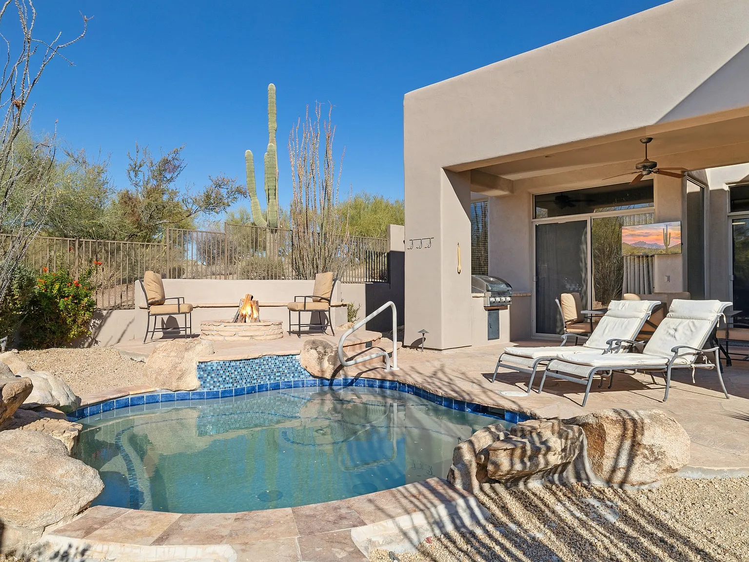 3 bed, 2.0 bath, 1949 sqft, $3,600 — Photo 1