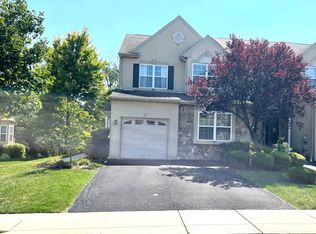 19 Arbor Cir, Colmar, PA 18915