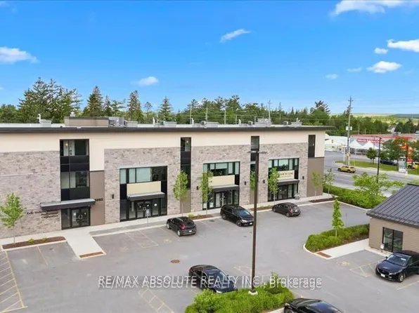 5992 Hazeldean Rd #303, Ottawa, ON K2S 1B9