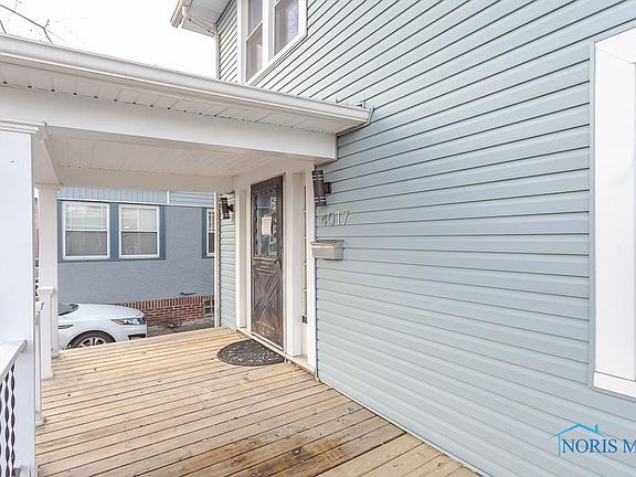 3rd image of 4017 Kingsbury Ave