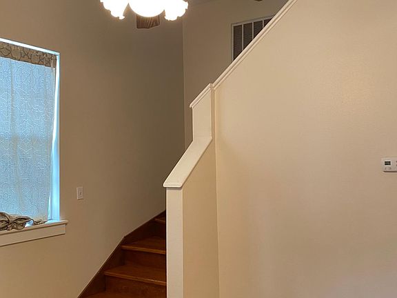 4th image of 506 Soniat St #1/2