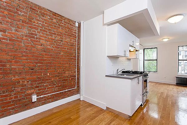 1st image of 209 E 4th St APT 11