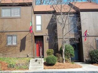 207 Village Ln, Greensboro, NC 27409