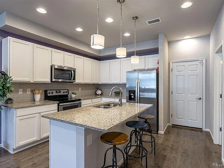 16210 E Warner Pl — Photo 3