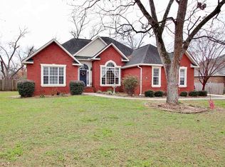 211 Brookewater Ln, Perry, GA 31069