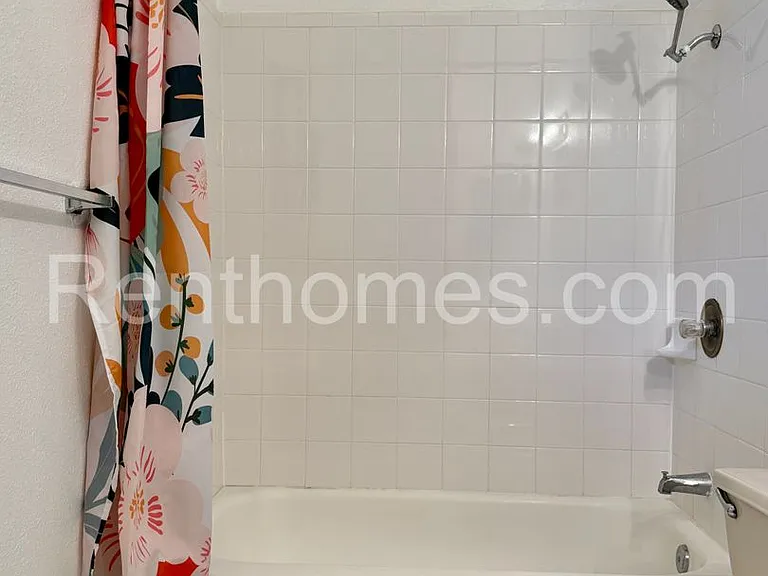 8320 Regents Rd #1H — Photo 19
