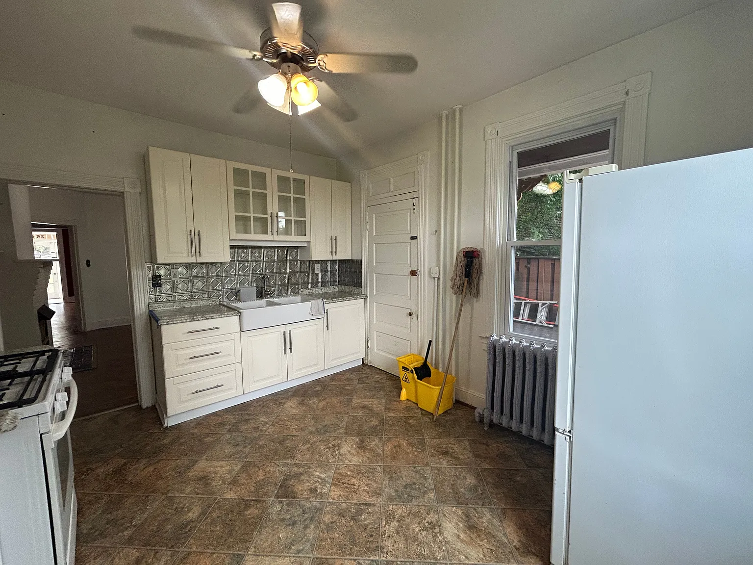 2 bed, $1,350 — Photo 4