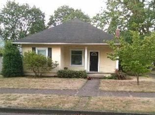 945 Ash Ave, Cottage Grove, OR 97424