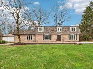 1282 Ledgewood Dr, Akron, OH 44333