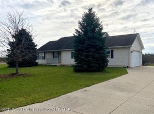 8031 Royal Gala Rd, Saint Johns, MI 48879