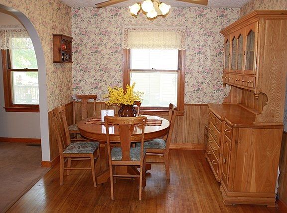 4th image of 418 Cherry St