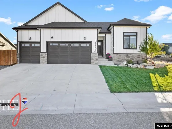 3685 Red Wolf Dr, Casper, WY 82609