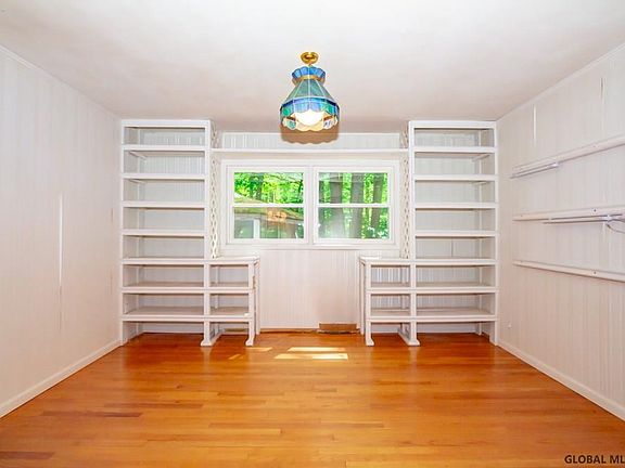 5th image of 31 Grissom Dr