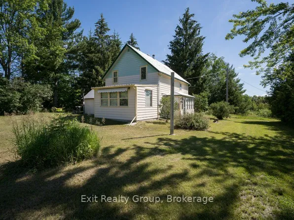 951 Hunt Club Rd, Madoc, ON K0K 2K0