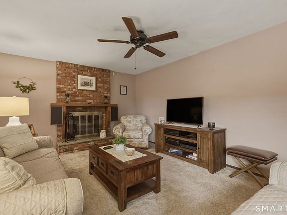 4th image of 80 Fieldstone Road