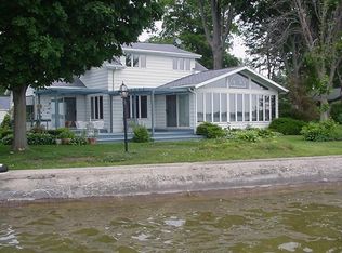 8563 E Black Point Rd, Syracuse, IN 46567