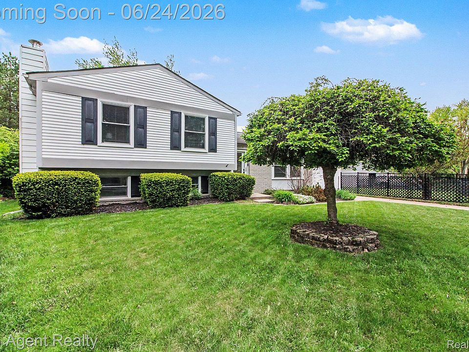 1st image of 41636 Tetley Dr