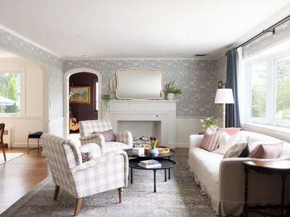 154 Bellingham Rd, Brookline, MA 02467