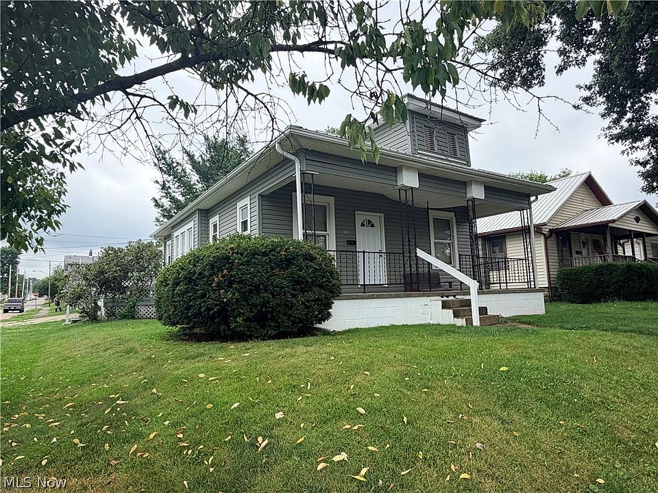 1st image of 830 Larzelere Ave