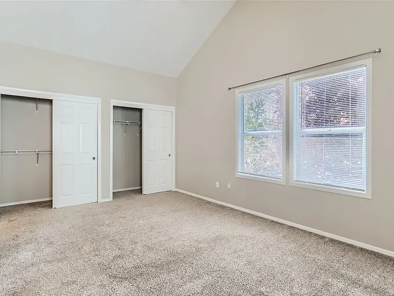 3133 NE 13th Pl — Photo 14