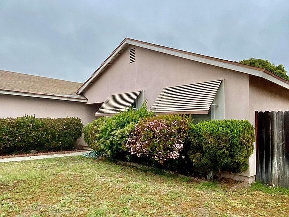 3rd image of 2434 Beaufort Dr