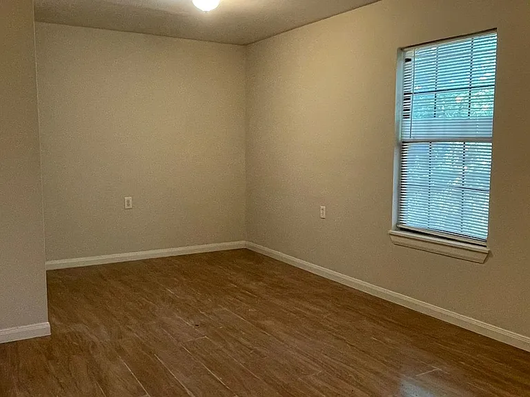 3411 Market St #B — Photo 6